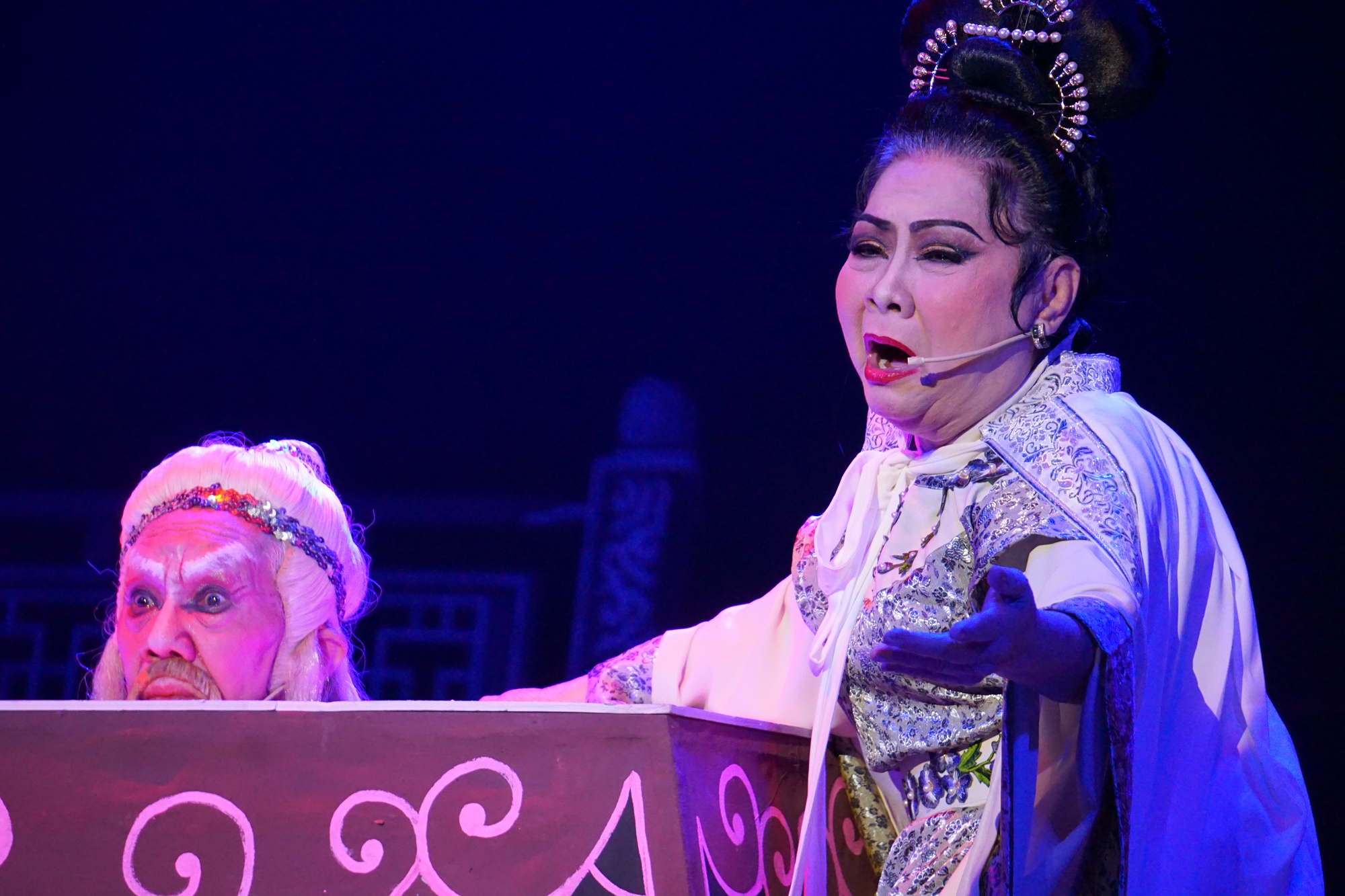 D&acirc;ng tr&agrave;o cảm x&uacute;c trong đ&ecirc;m live show Ho&agrave;i niệm C&ocirc;ng Minh - Ảnh 5.