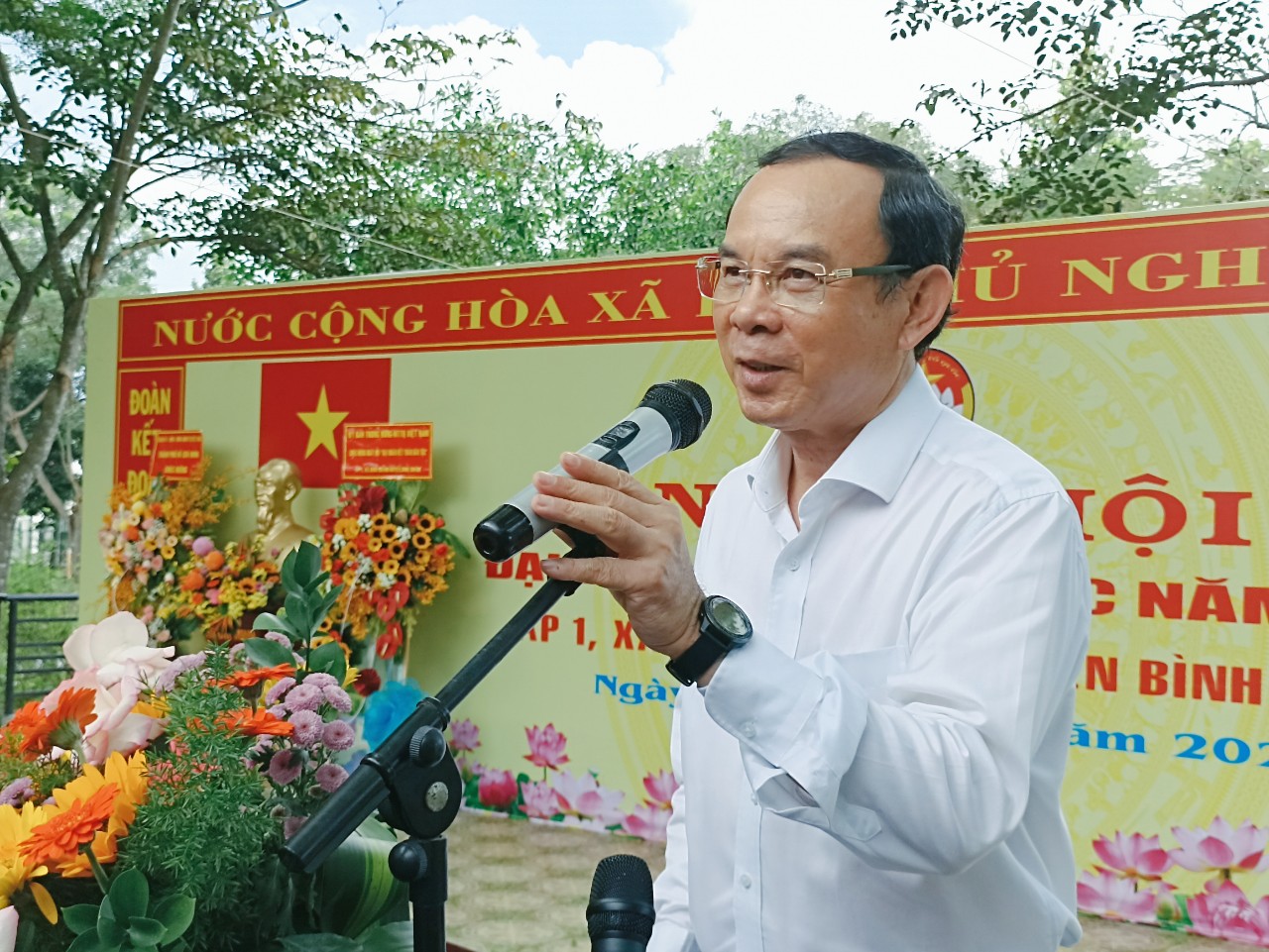 B&iacute; thư Th&agrave;nh ủy TP HCM Nguyễn Văn N&ecirc;n dự Ng&agrave;y hội Đại đo&agrave;n kết to&agrave;n d&acirc;n tộc - Ảnh 1.