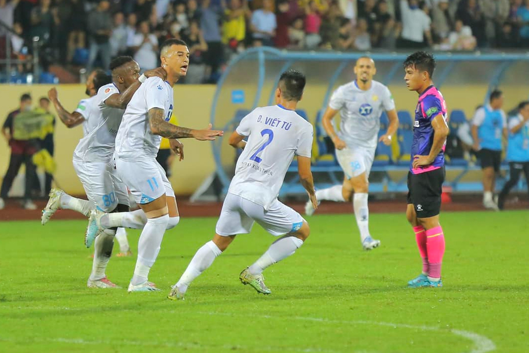Sài Gòn FC nguy cơ rớt hạng sau trận thua Nam Định