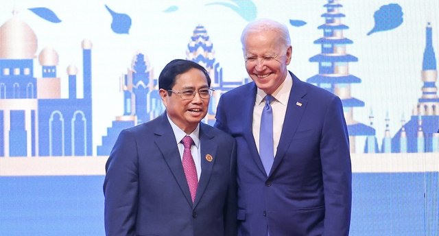 Tổng thống Mỹ Joe Biden vui vẻ nhận lời thăm Việt Nam