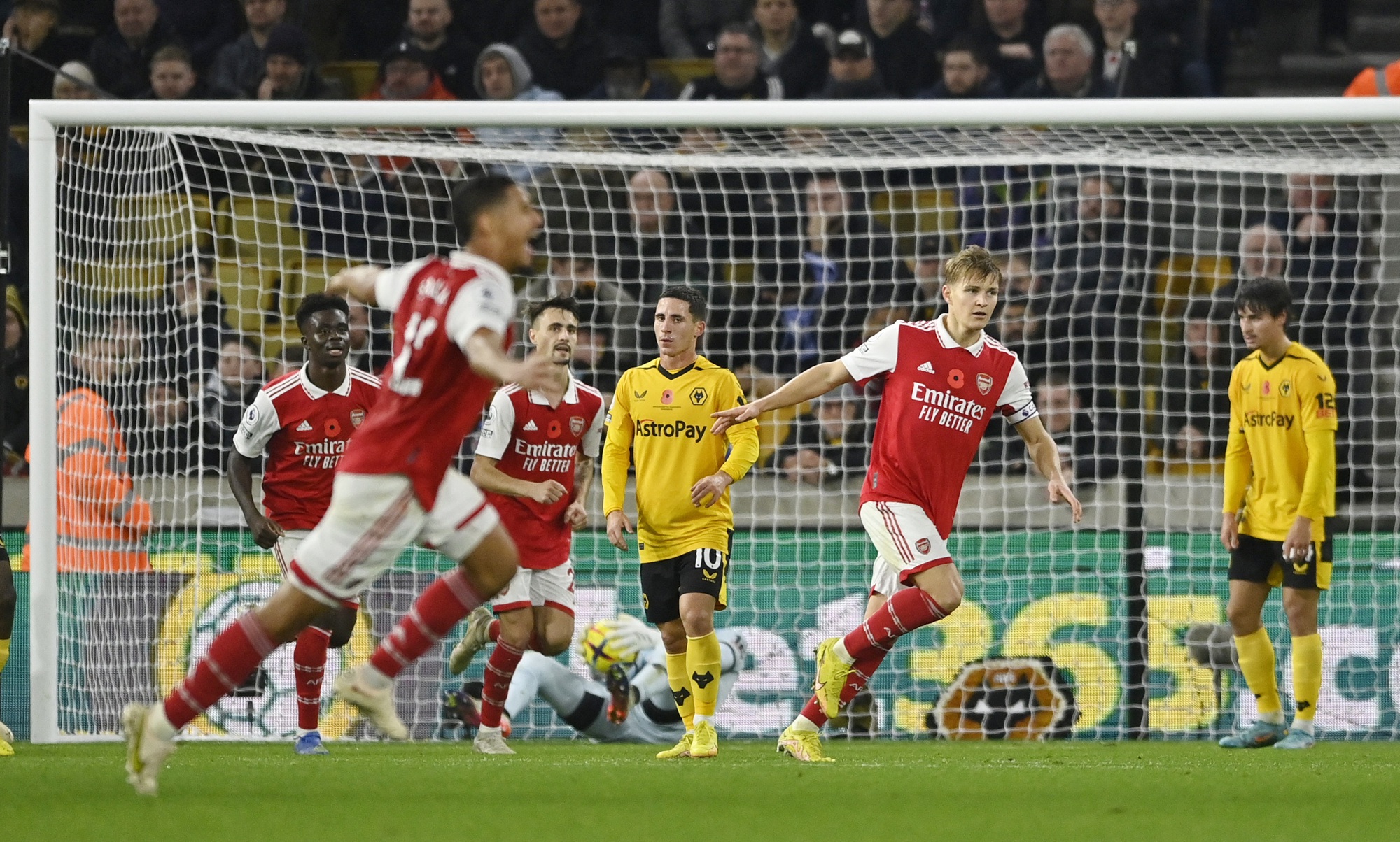 Đương kim vô địch Man City sẩy chân, cuộc đua Ngoại hạng tăng nhiệt khó lường - Ảnh 5.
