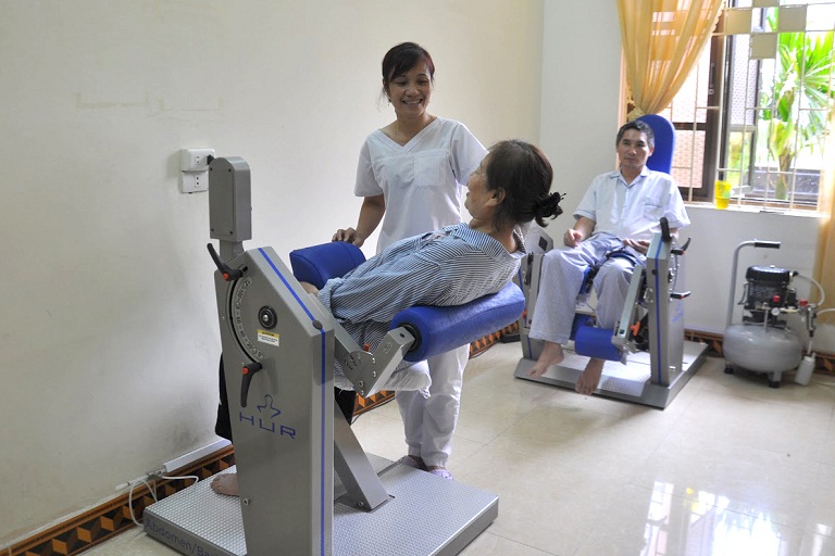 Cứu người phụ nữ nổi bóng nước ở vùng ngực