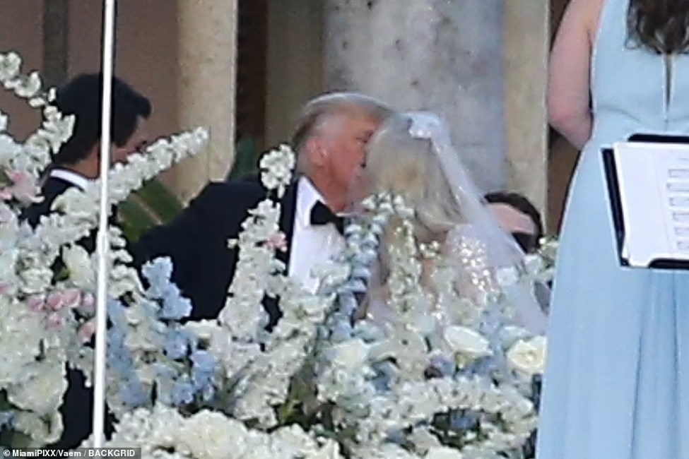 Cựu Tổng thống Donald Trump gả &uacute;t cưng cho tỉ ph&uacute; k&eacute;m 4 tuổi - Ảnh 3.