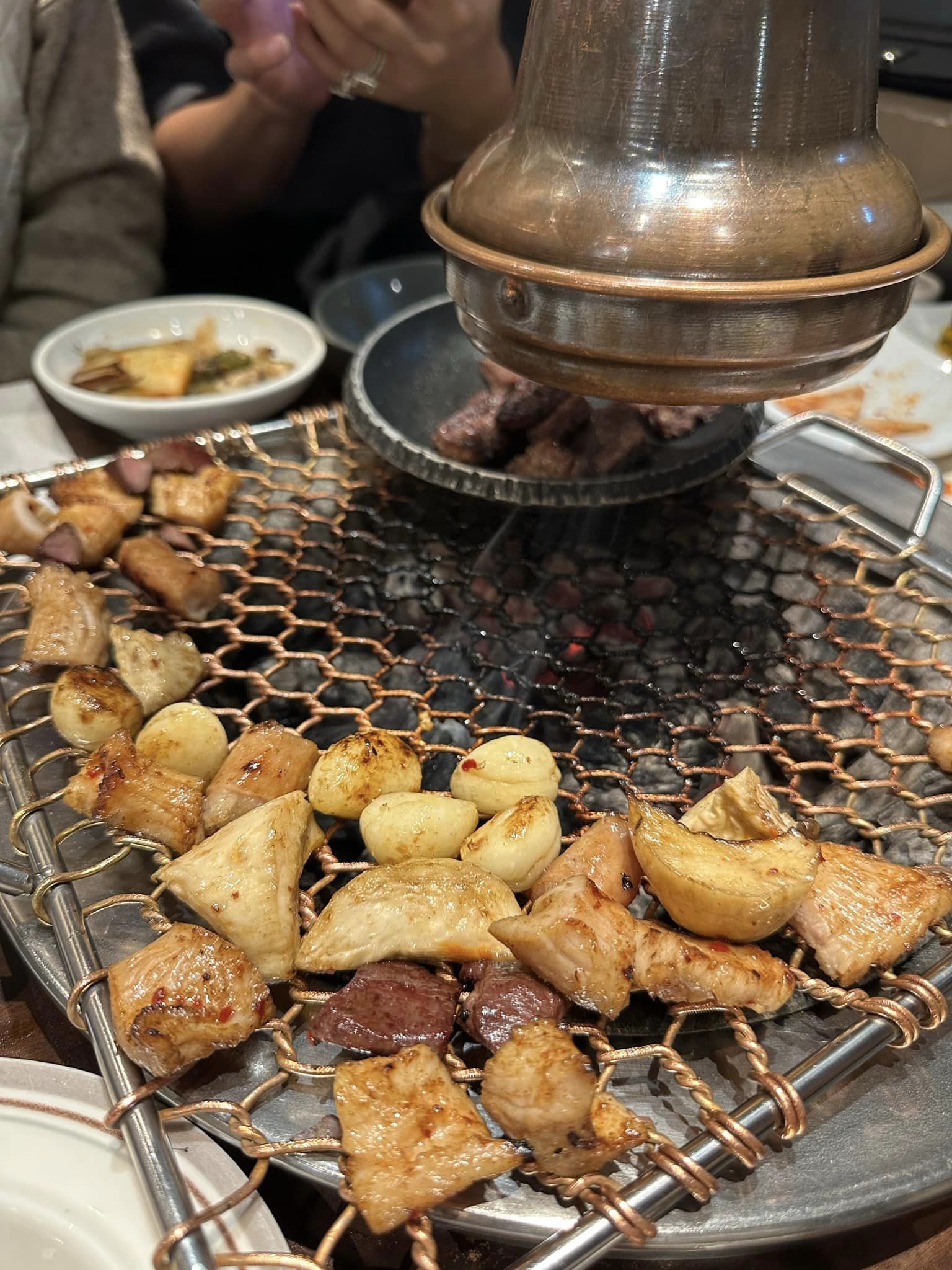 Quang Vinh giới thiệu m&oacute;n ngon khi du lịch H&agrave;n Quốc - Ảnh 5.