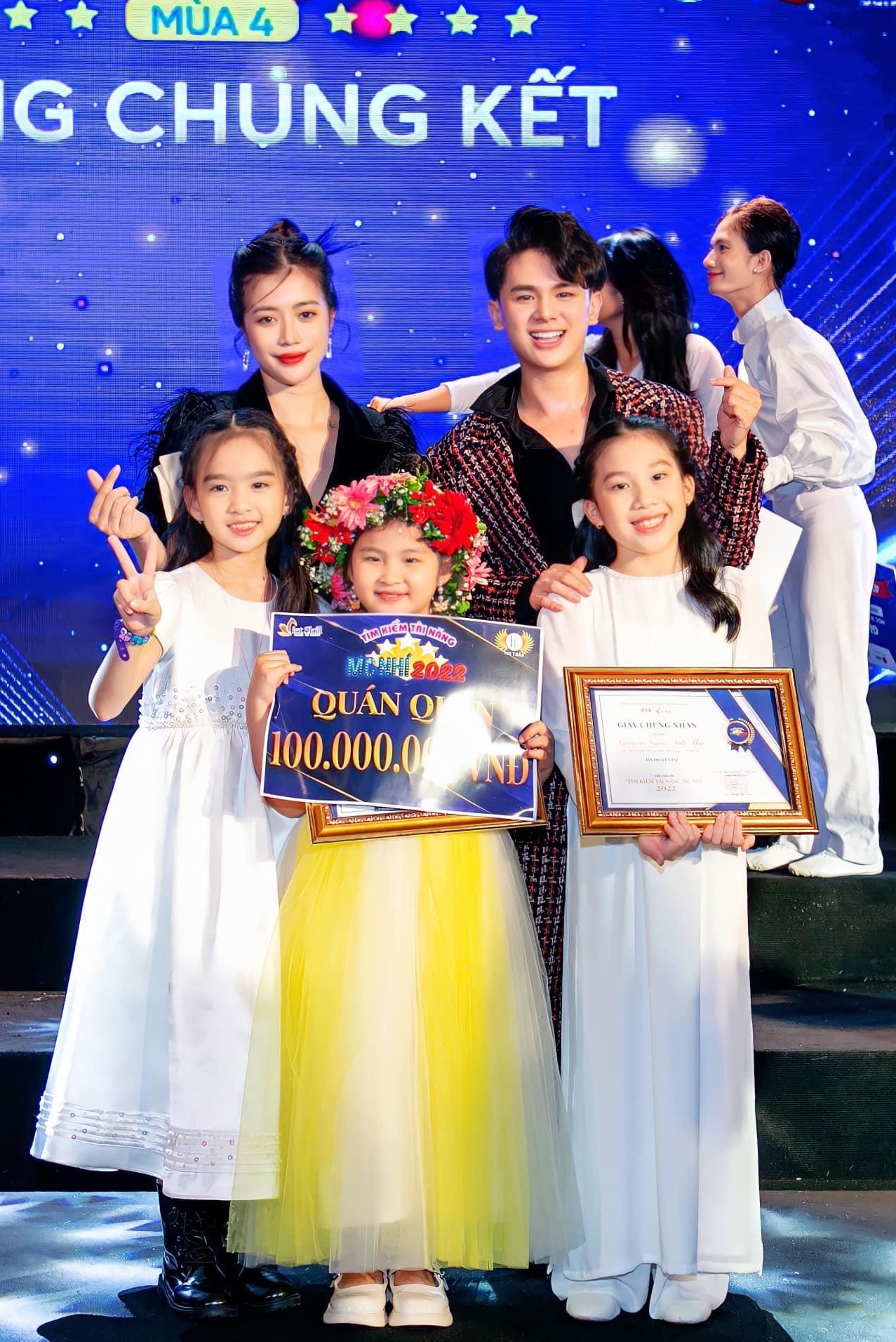 Những huấn luyện viên có tâm,có tầm với các thí sinh trong Tìm kiếm tài năng MC nhí - Ảnh 2.