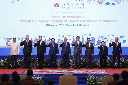 Chuyến c&ocirc;ng t&aacute;c hai trong một của Thủ tướng Phạm Minh Ch&iacute;nh - Ảnh 2.