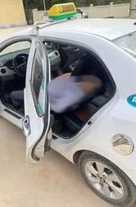 Ngồi trong xe chờ khách tham quan, tài xế taxi tử vong bất thường - Ảnh 1.