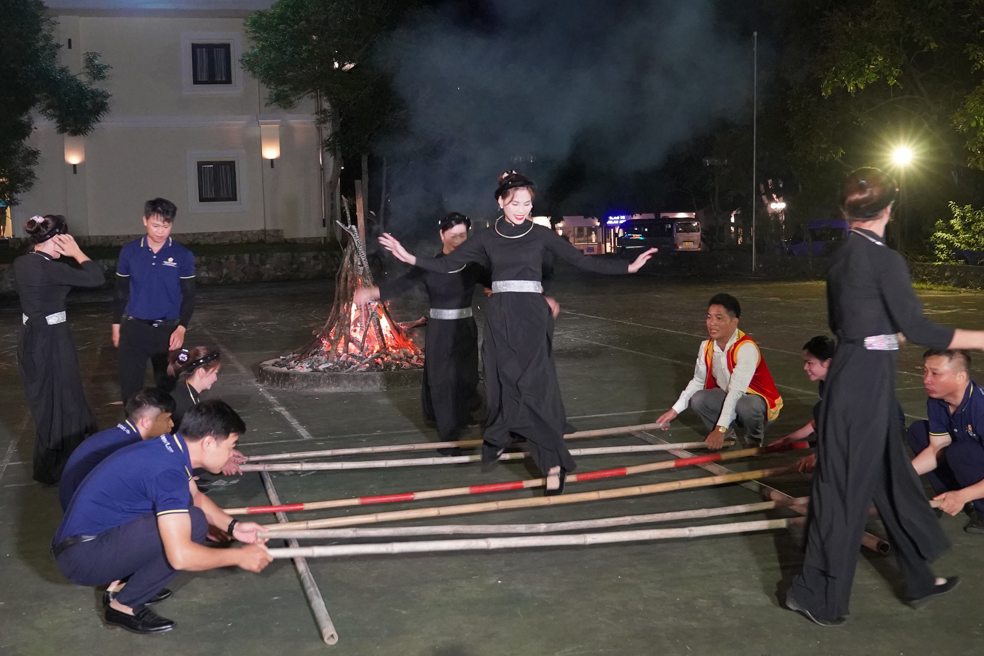 L&agrave;m g&igrave; khi chỉ c&oacute; một ng&agrave;y, một đ&ecirc;m ở Ba Bể? - Ảnh 5.