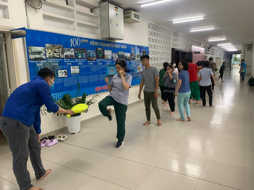 Nhân viên y tế được học võ phòng vệ
