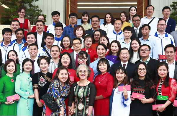 Rà soát các phong trào thi đua không cần thiết làm khổ các thầy cô giáo