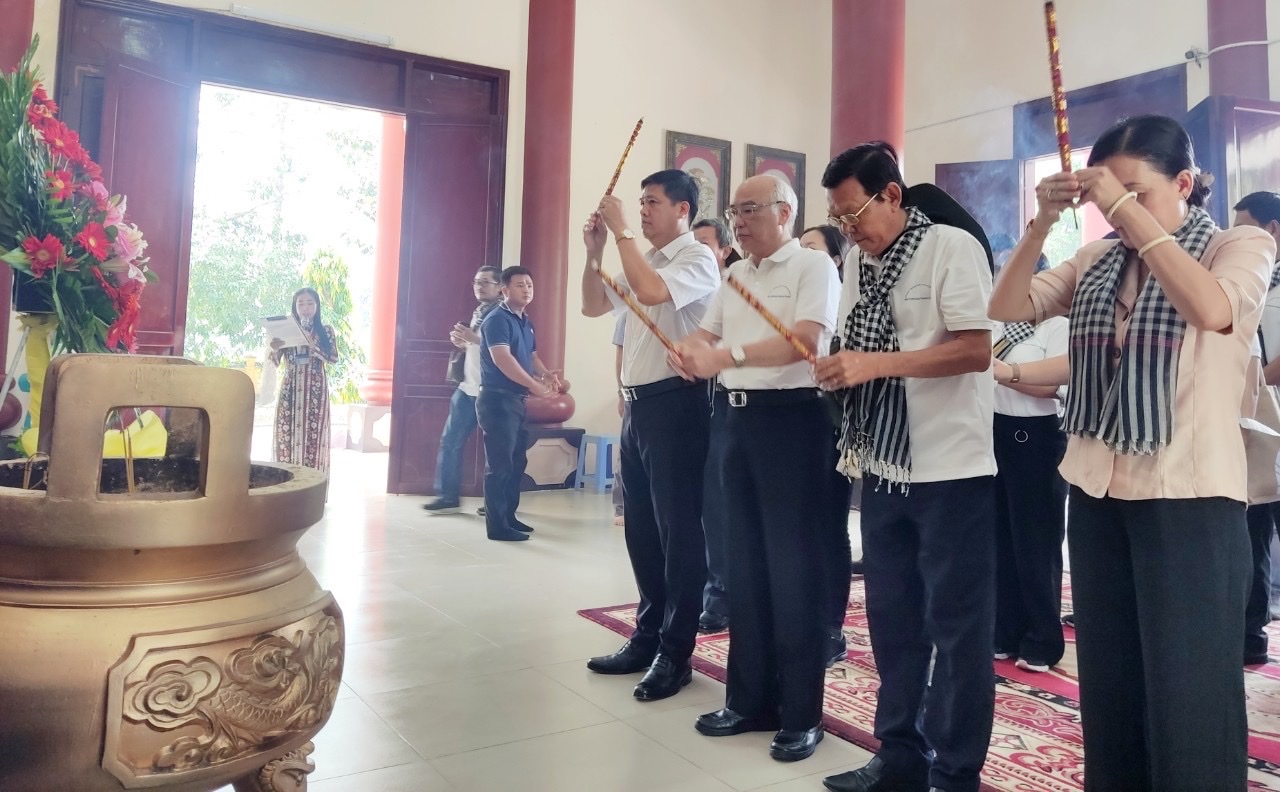 Đoàn cán bộ, báo chí, xuất bản TP HCM hành trình về đất phương Nam - Ảnh 3.