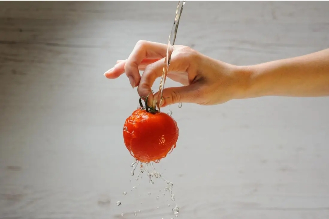 Ăn si&ecirc;u thực phẩm c&agrave; chua, lợi &iacute;ch kh&oacute; ngờ - Ảnh 2.