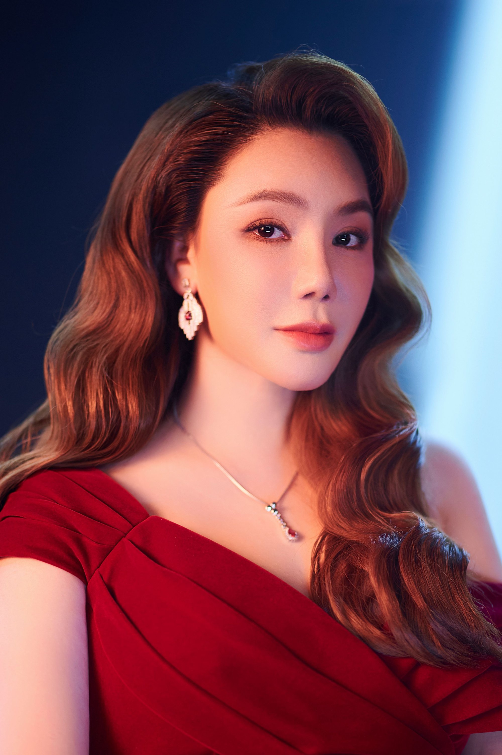 Hồ Quỳnh Hương "cảm" độ chịu chơi của một dược sĩ