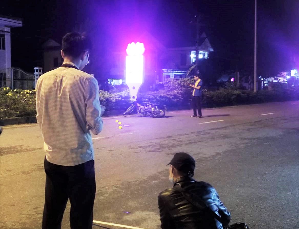 Lộ hành vi mờ ám của người đàn ông sau cú va xe máy vào người đi bộ