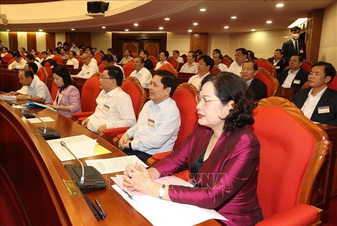 Bộ Chính trị tổ chức hội nghị về Bắc Trung Bộ và duyên hải Trung Bộ - Ảnh 7.