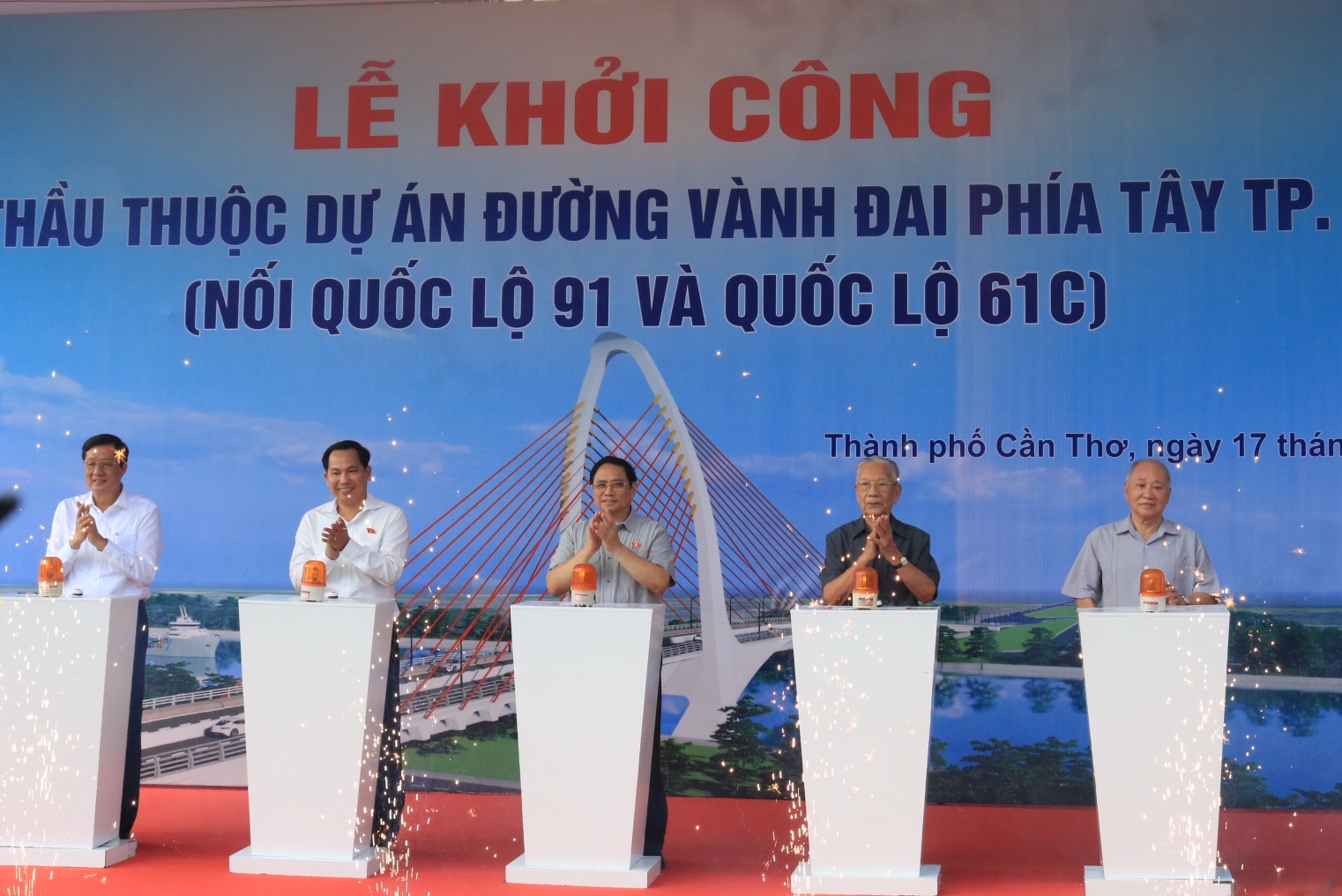 Thủ tướng dự lễ khởi c&ocirc;ng đường v&agrave;nh đai hơn 3.800 tỉ đồng ở ph&iacute;a T&acirc;y Cần Thơ - Ảnh 2.