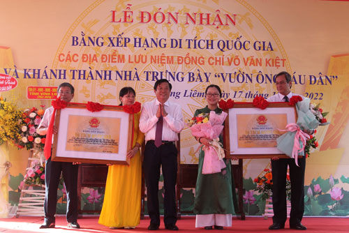 Đón nhận Bằng di tích Quốc gia các địa điểm lưu niệm Thủ tướng Võ Văn Kiệt