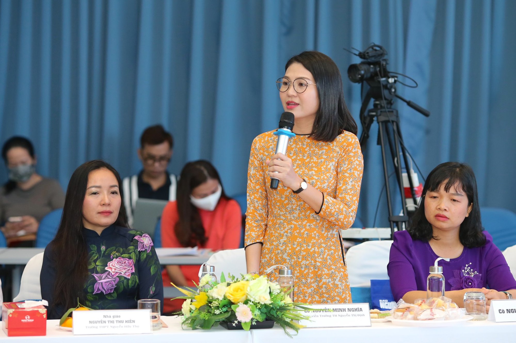 Nhà giáo vượt qua áp lực, giữ ngọn lửa nghề