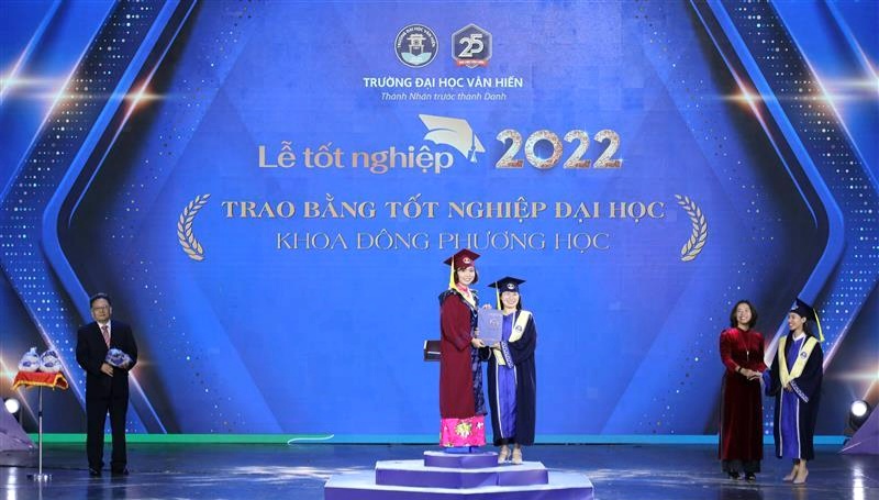 Thủ khoa, á khoa Trường ĐH Văn Hiến được doanh nghiệp mời làm việc