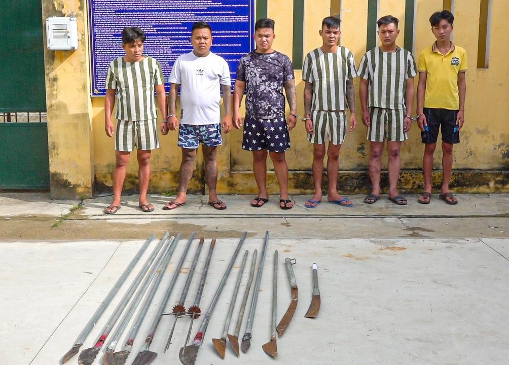 6 đối tượng bắn s&uacute;ng g&acirc;y n&aacute;o loạn ở thị trấn Tr&agrave;m Chim  - Ảnh 1.