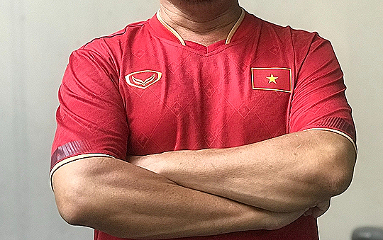 Đội tuyển Việt Nam có áo thi đấu sân nhà mới tại AFF Cup 2022 - Ảnh 2.