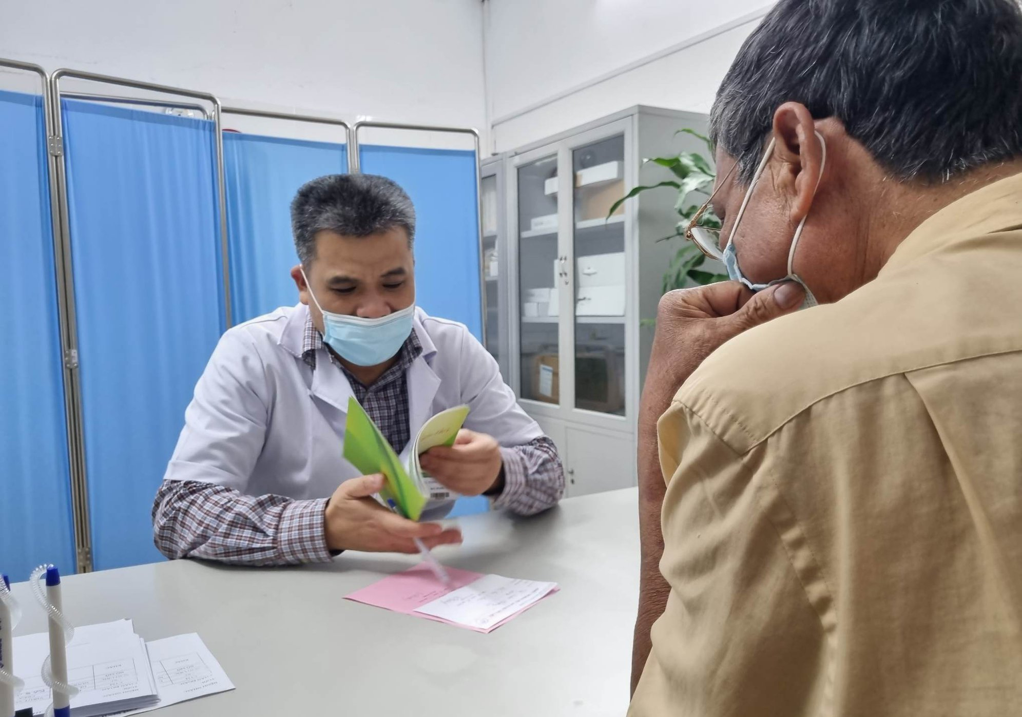 Vì sao hơn 80% nam giới mắc ung thư tuyến tiền liệt phát hiện muộn?