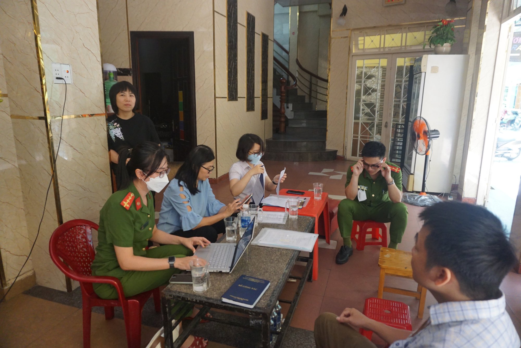 Đ&agrave; Nẵng: Đ&igrave;nh chỉ h&agrave;ng loạt cơ sở kinh doanh v&igrave; kh&ocirc;ng bảo đảm PCCC - Ảnh 2.