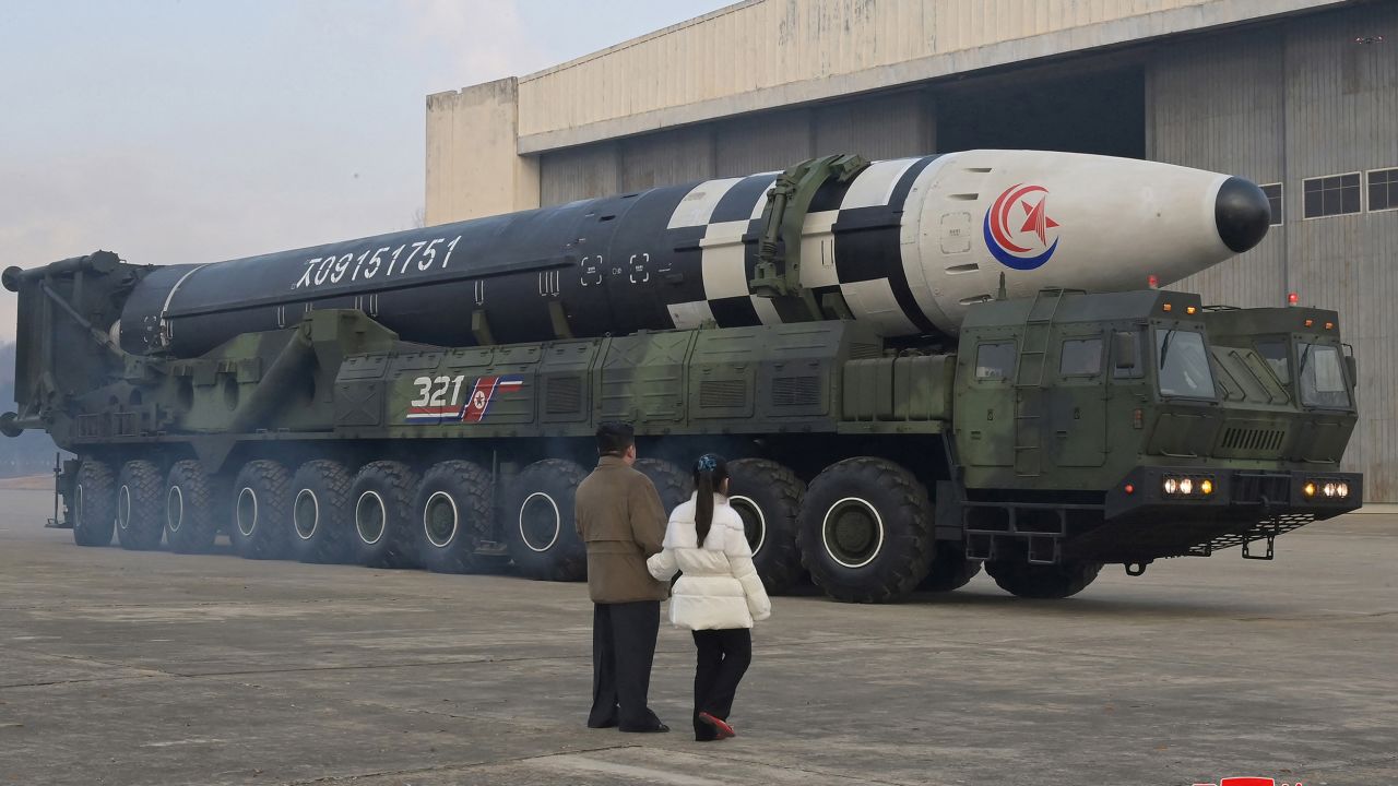 Chuyện chưa biết về con g&aacute;i &ocirc;ng Kim Jong-un - Ảnh 4.