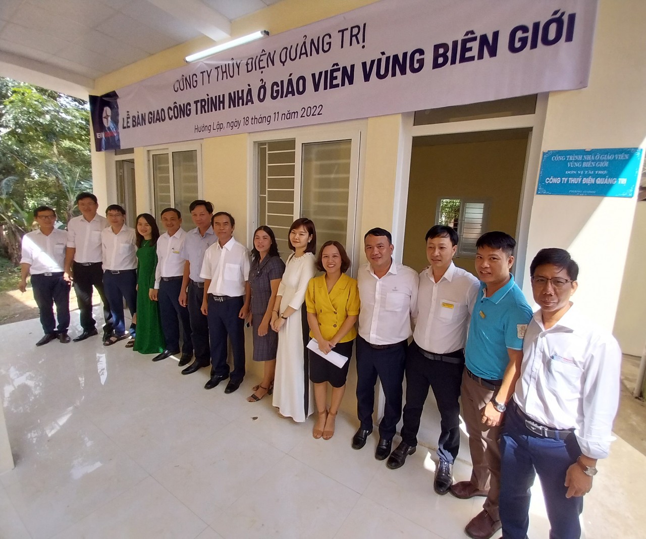 Bàn giao nhà công vụ cho giáo viên vùng biên giới Quảng Trị