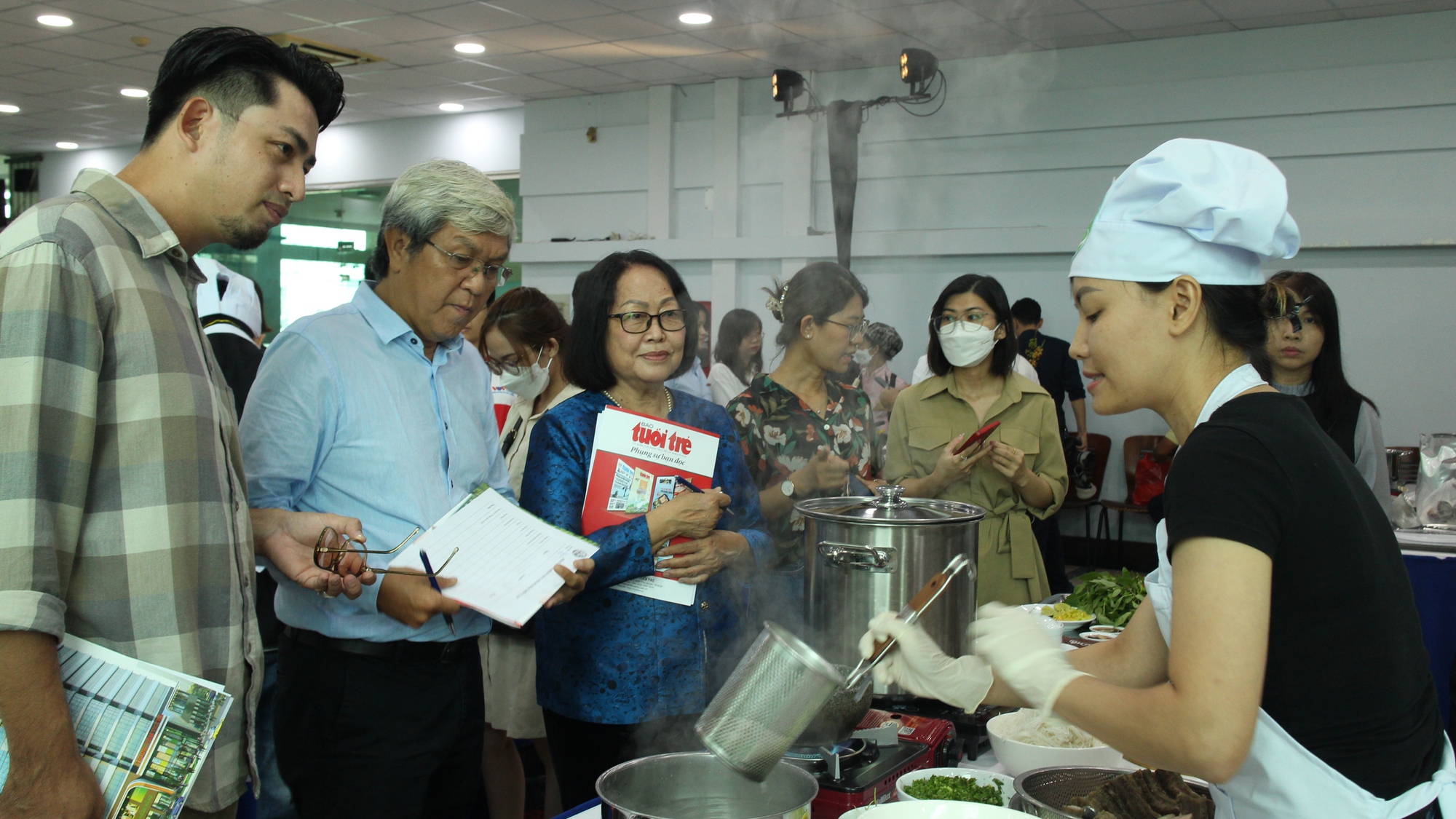 T&ocirc;n vinh hương vị phở Việt - Ảnh 2.