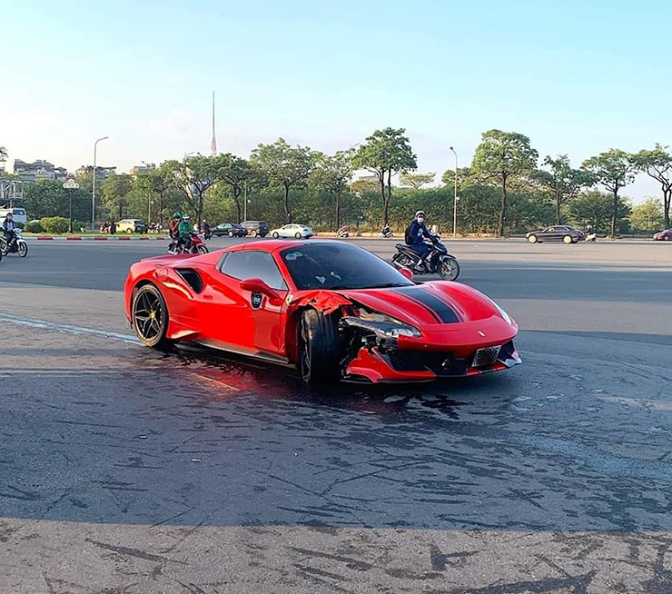 Chủ siêu xe Ferrari đụng chết người đi xe máy là nhân viên ngoại giao người nước ngoài