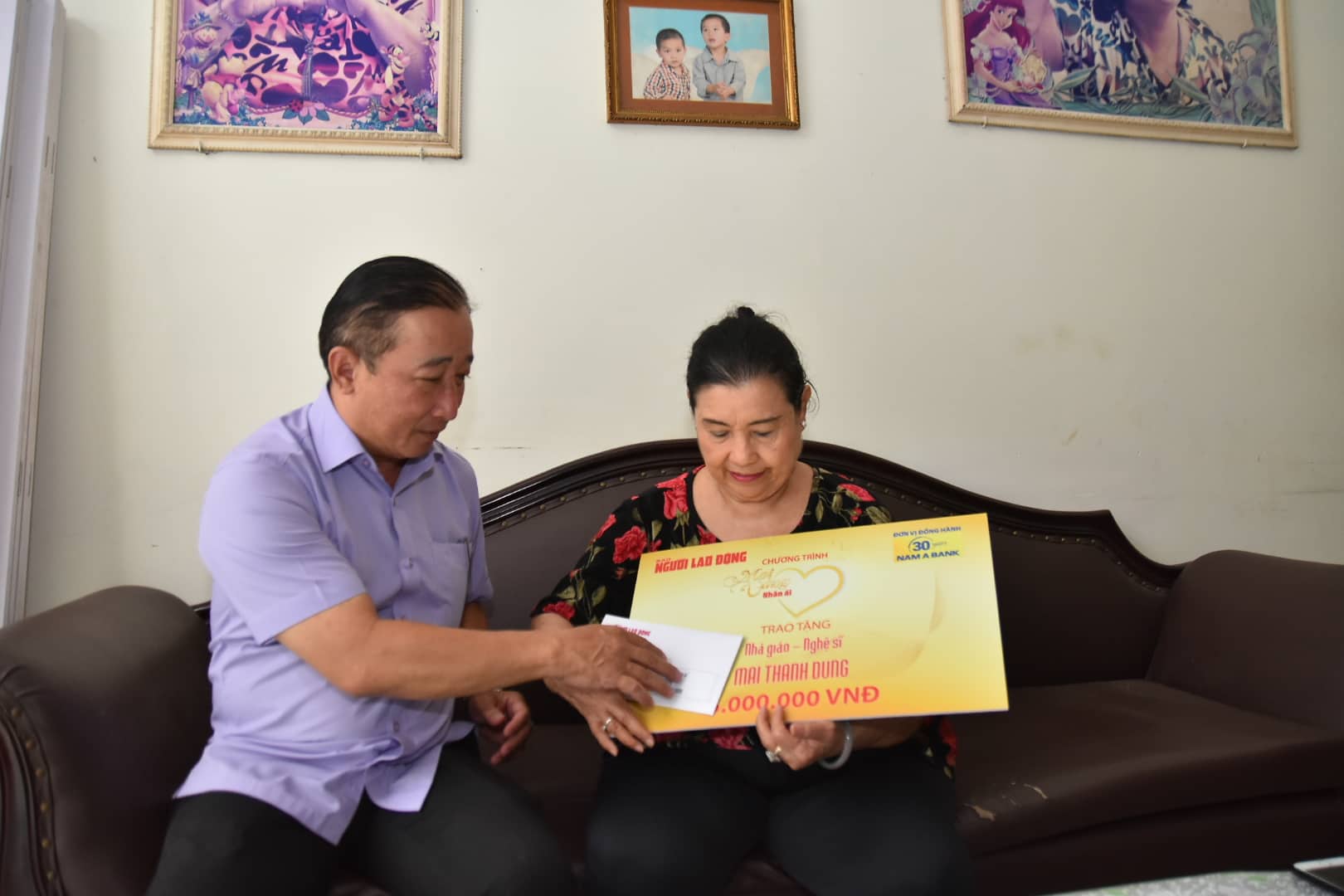 "Mai Vàng nhân ái" thăm nhà giáo – nghệ sĩ Mai Thanh Dung, nhà nghiên cứu di sản Lê Tú Cẩm