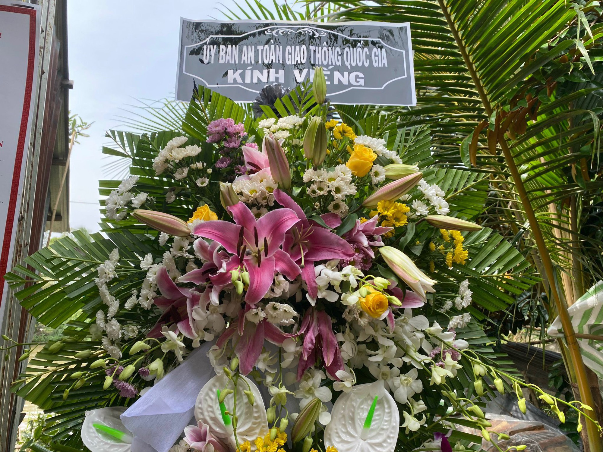 Tang thương cả gia đ&igrave;nh c&ocirc;ng nh&acirc;n ra đi v&igrave; tai nạn giao th&ocirc;ng - Ảnh 2.