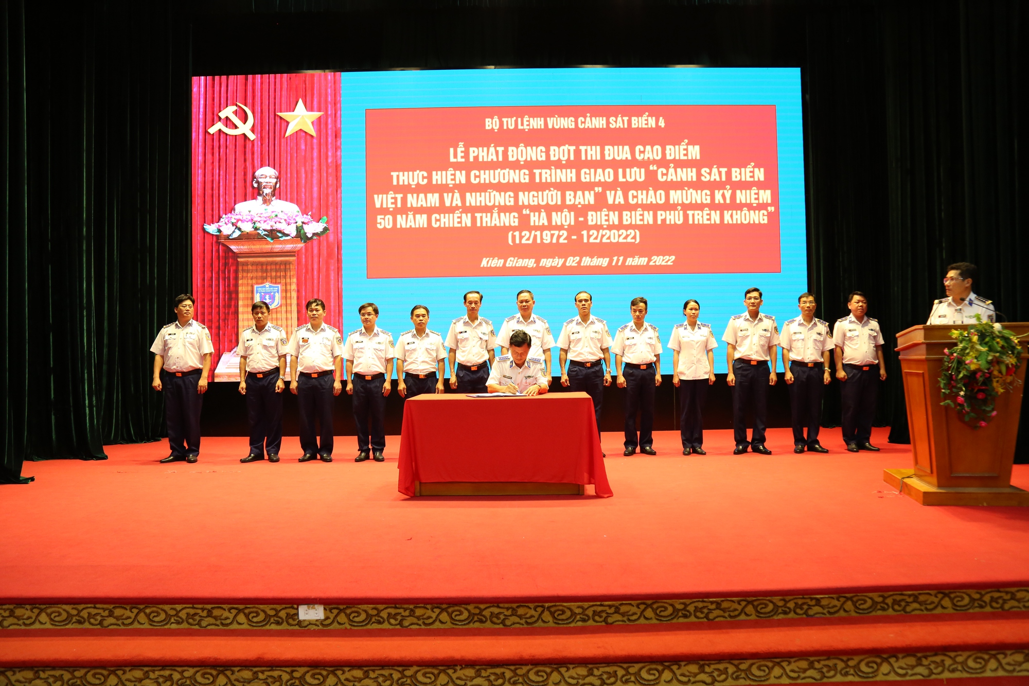 Vùng Cảnh sát biển 4 phát động phong trào “50 ngày lập công thi đua quyết thắng” - Ảnh 4.