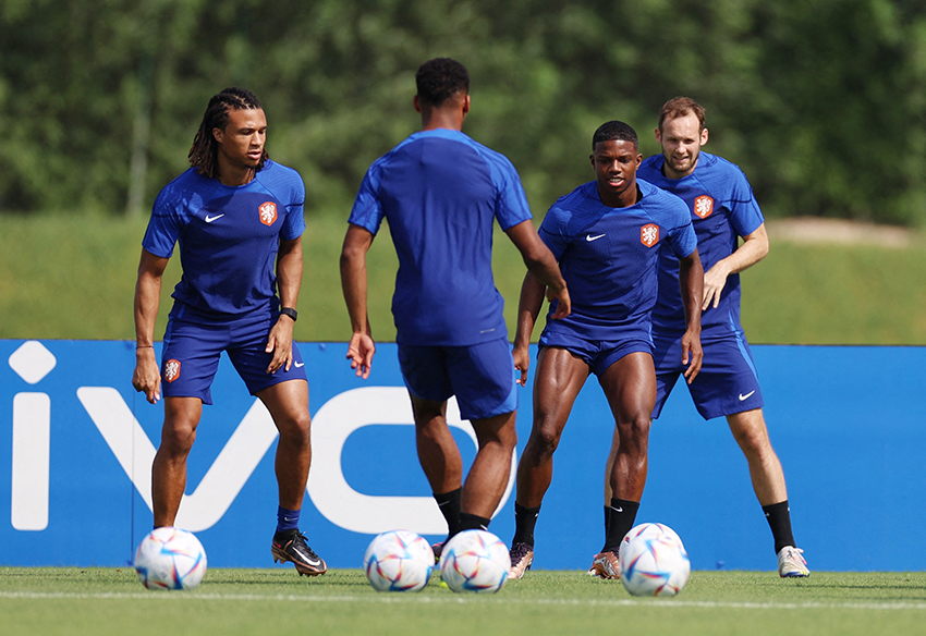 Xem H&agrave; Lan phi&ecirc;n bản Van Gaal 3.0 - Ảnh 1.