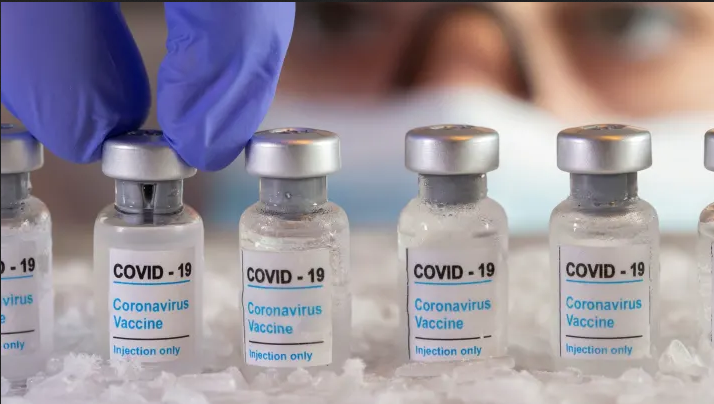 Chờ đợi đột ph&aacute; về vắc-xin COVID-19 - Ảnh 1.