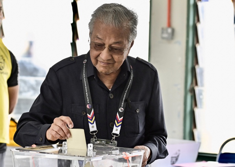 Dấu chấm hết cho sự nghiệp của ông Mahathir Mohamad?