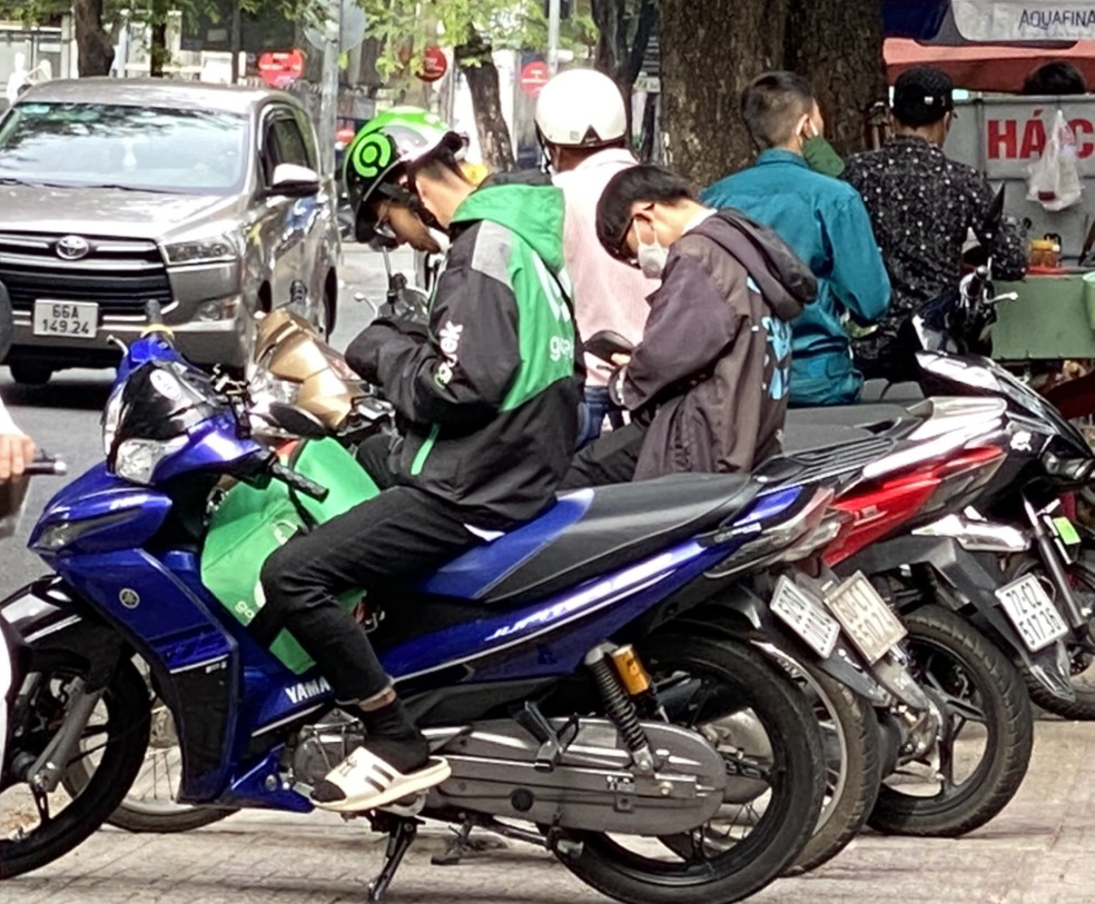 Tuyển 10.000 lao động Tết