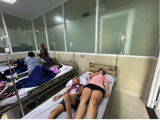 Bộ GD-ĐT lên tiếng sau vụ học sinh trường iSchool Nha Trang ngộ độc thực phẩm
