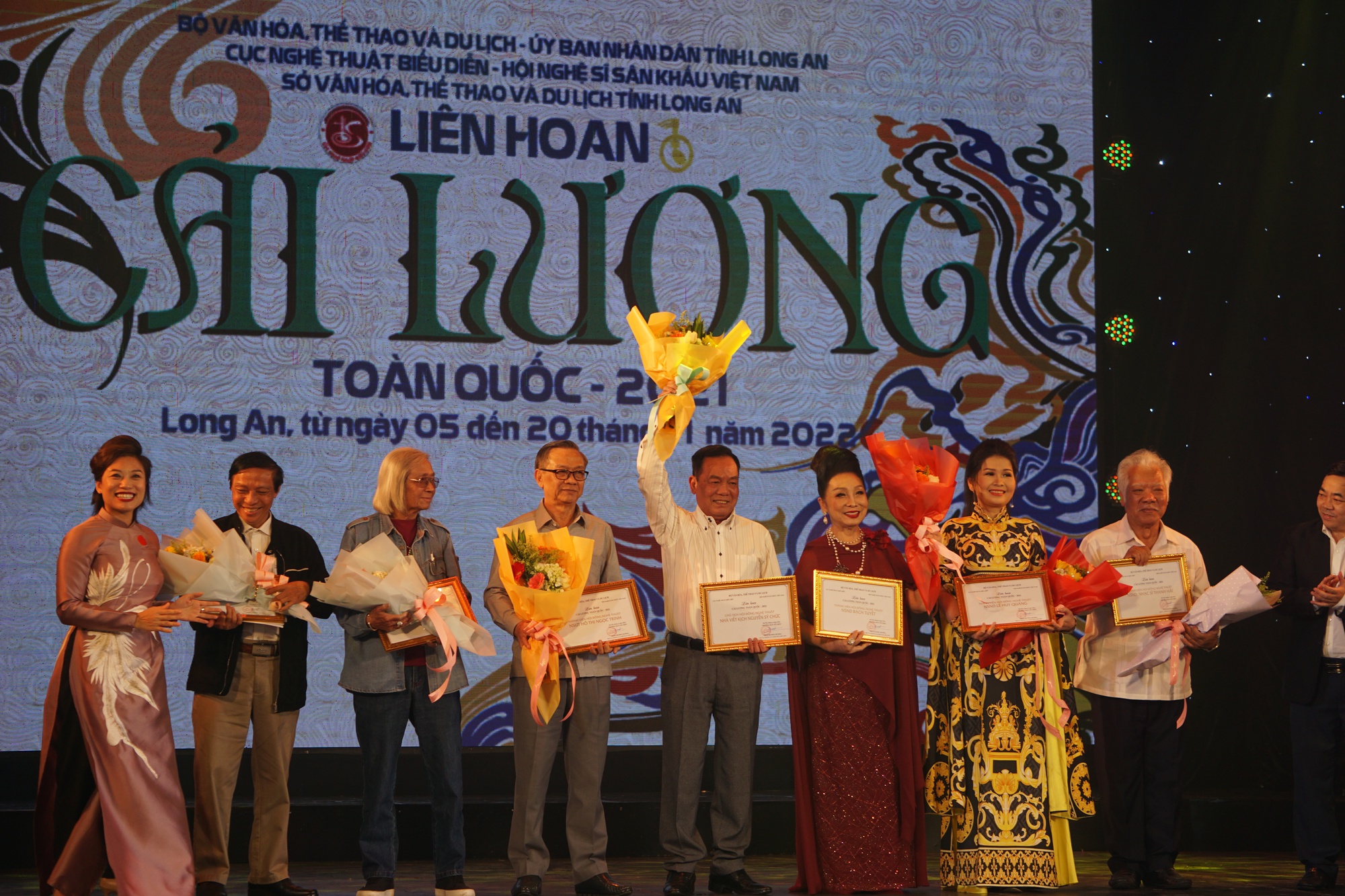 139 huy chương được trao tại Li&ecirc;n hoan S&acirc;n khấu cải lương to&agrave;n quốc - Ảnh 6.