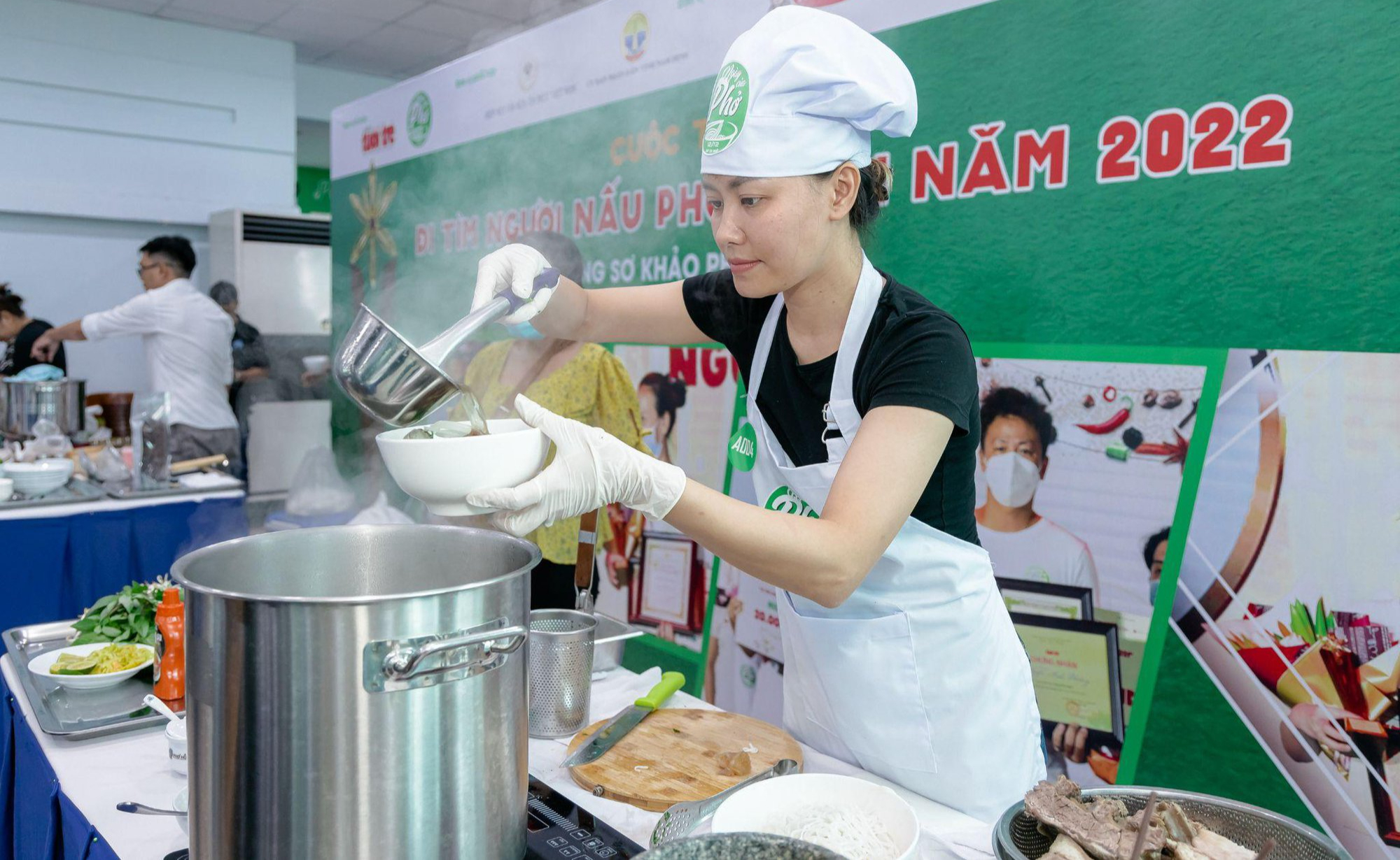Tương ớt phở Chin-su góp phần “thổi bùng” vị phở trong “Ngày của phở” - Ảnh 2.