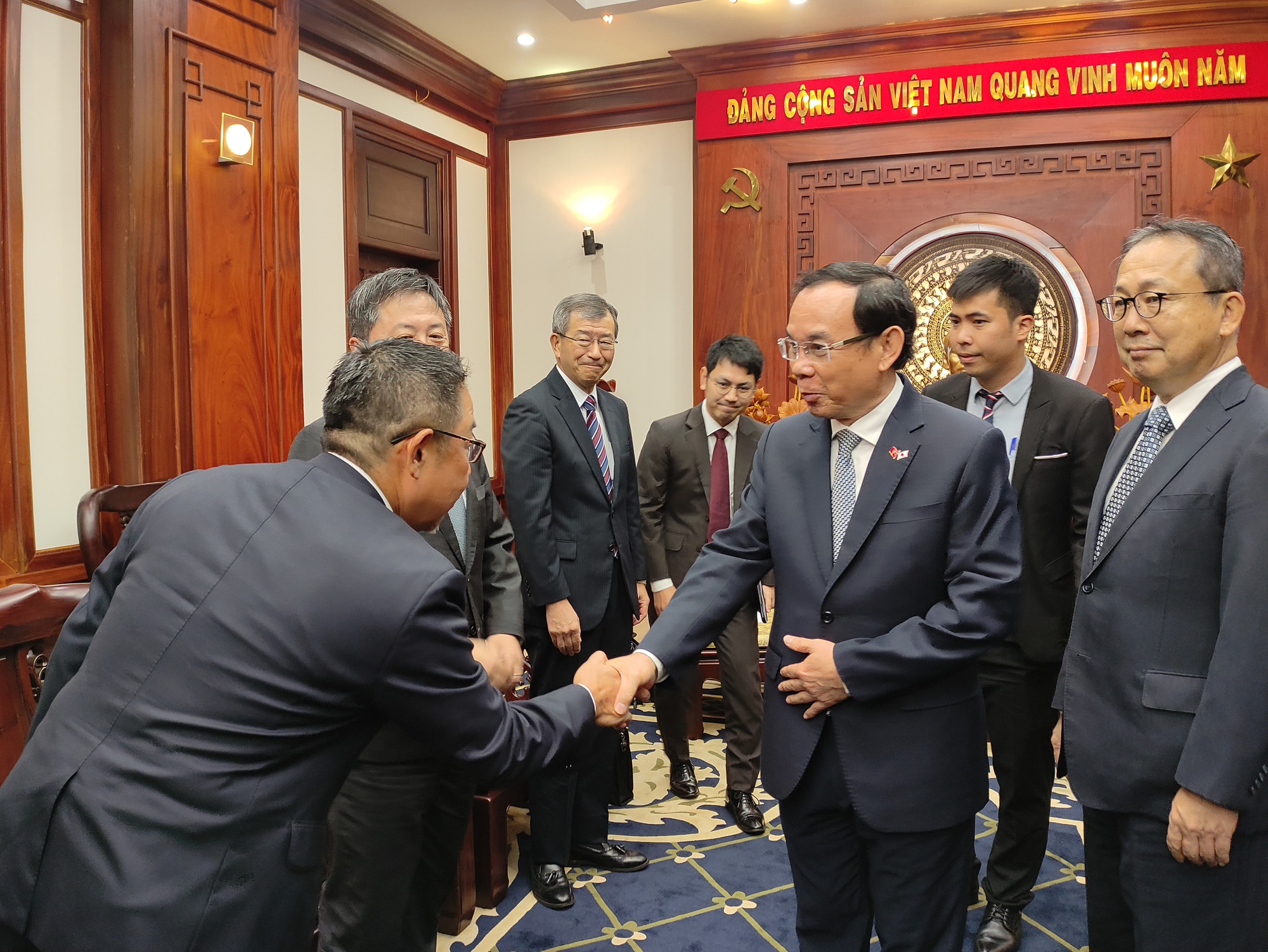 L&atilde;nh đạo TP HCM tiếp Đại sứ Đặc mệnh to&agrave;n quyền Nhật Bản - Ảnh 2.