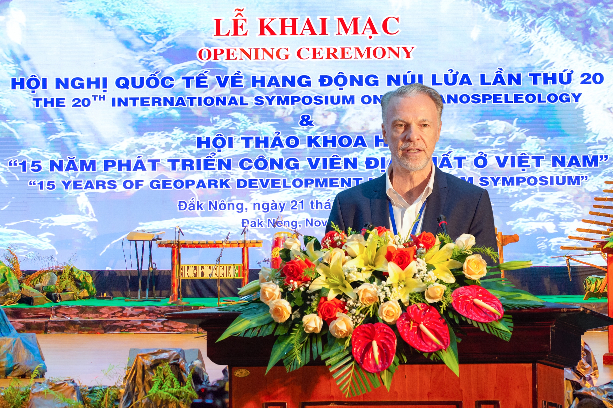 Hội nghị ISV20, quảng b&aacute; c&ocirc;ng vi&ecirc;n địa chất Việt Nam ra thế giới - Ảnh 4.