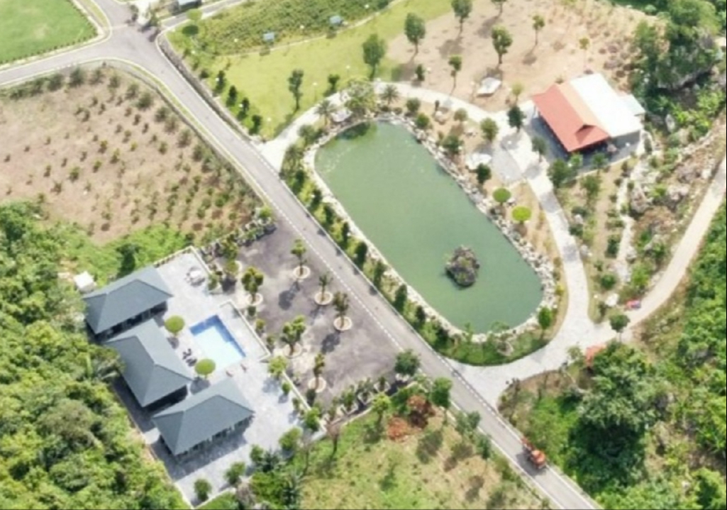 Phạt 127 triệu đồng, yêu cầu tháo dỡ công trình trái phép mọc trên đất quốc phòng - Ảnh 1.