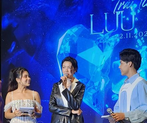 Grey D "thôi miên" fan bằng minishow, á hậu Thúy Vân khẳng định vai trò ca sĩ