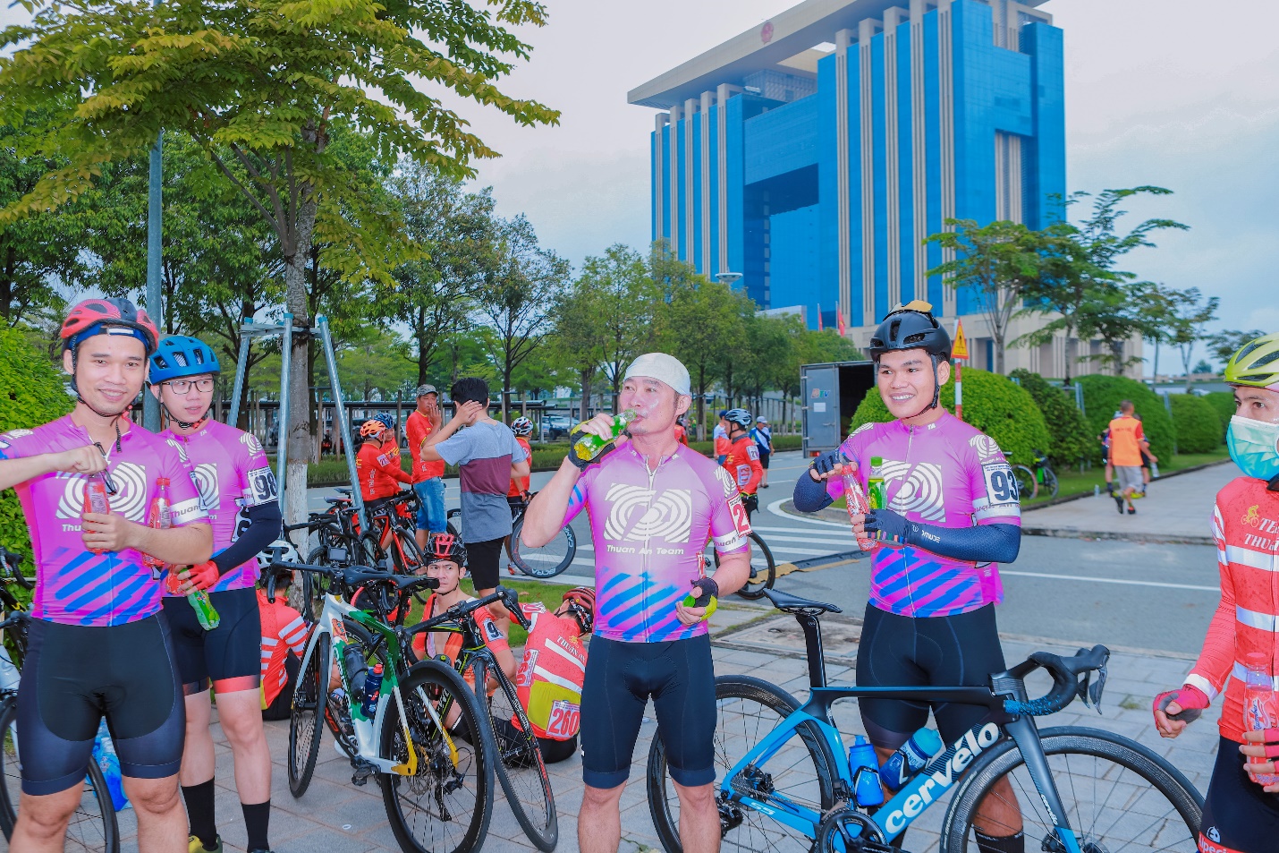 Chặng cuối giải xe đạp Truyền hình Bình Dương Cúp Number 1 và sức nóng thi đấu của hàng trăm tay đua