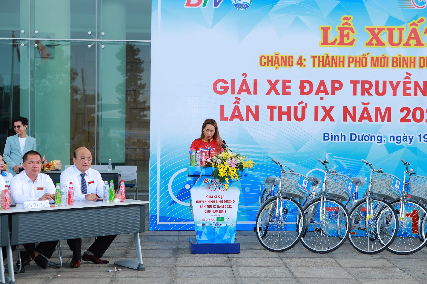 Chặng cuối giải xe đạp Truyền hình Bình Dương Cúp Number 1 và sức nóng thi đấu của hàng trăm tay đua - Ảnh 4.