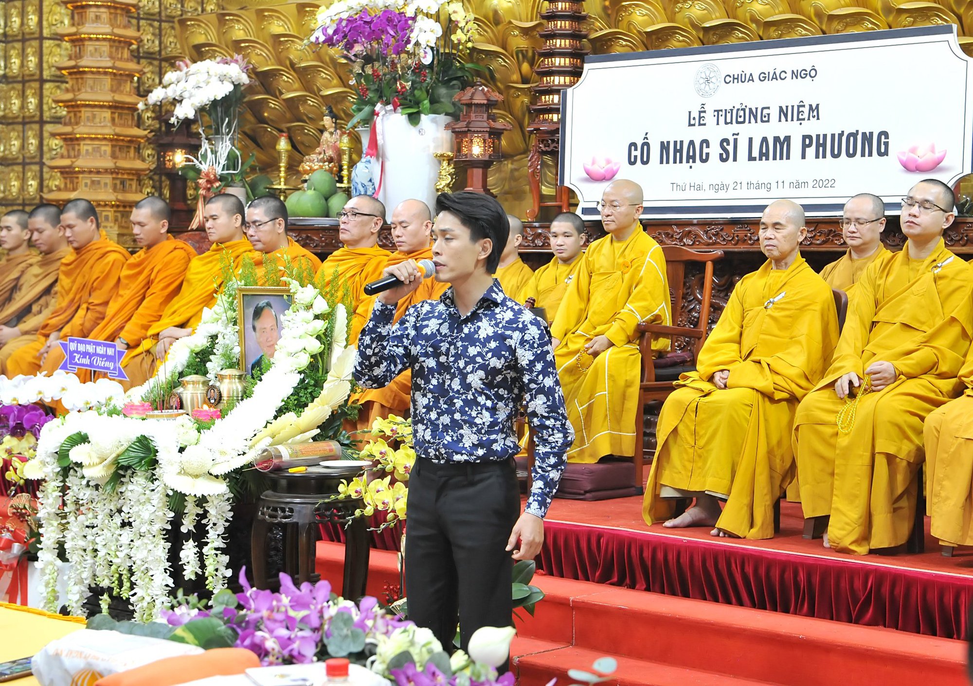 Đông đảo nghệ sĩ đến viếng nhạc sĩ Lam Phương - Ảnh 4.