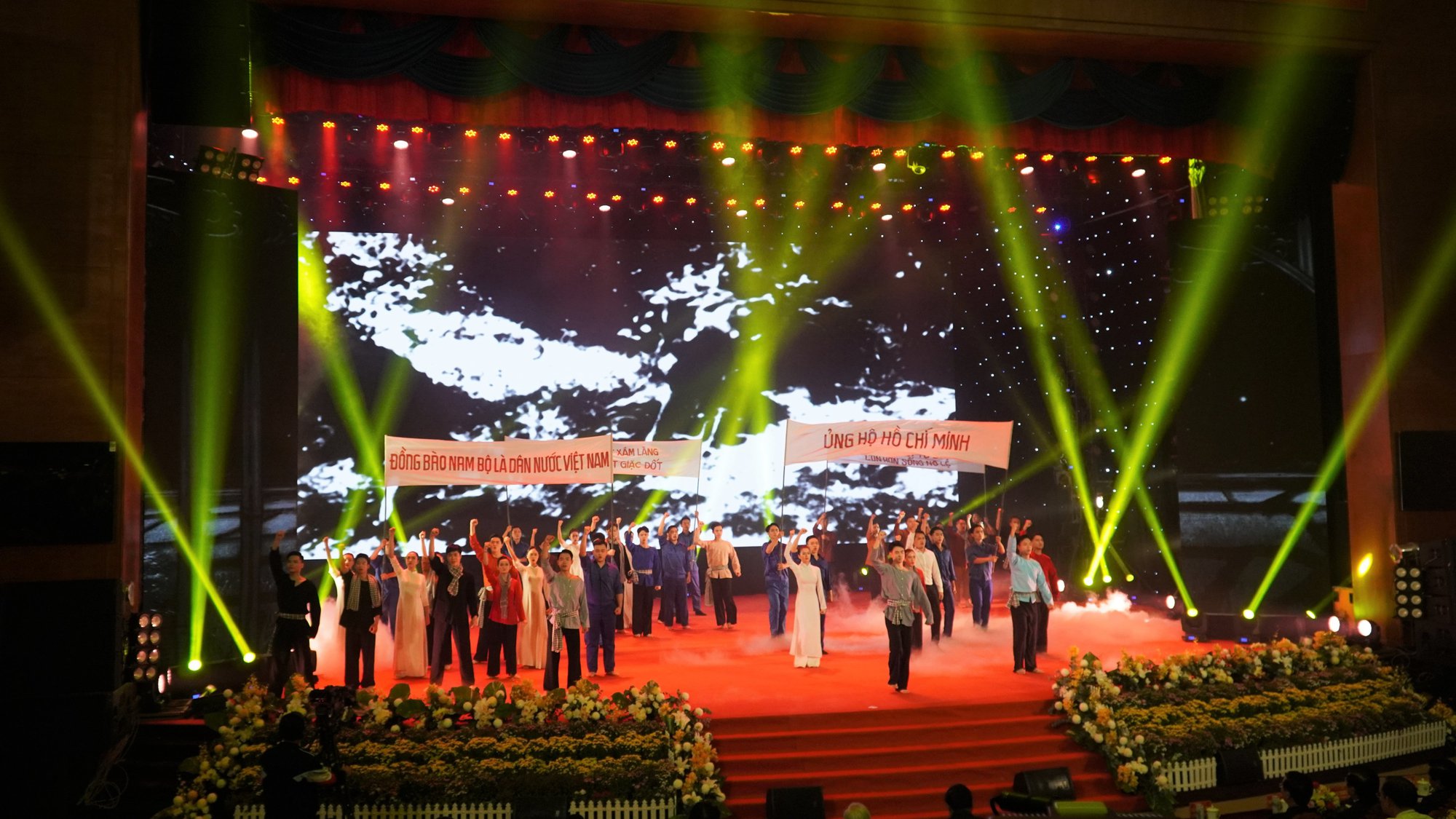 Ra sức học tập, noi gương Thủ tướng V&otilde; Văn Kiệt v&agrave; c&aacute;c vị c&aacute;ch mạng tiền bối - Ảnh 5.