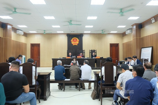 Gây thất thoát hơn 8,8 tỉ đồng, 3 cựu lãnh đạo huyện ở Thanh Hóa hầu tòa - Ảnh 2.